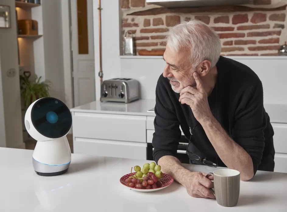 Jibo robot helps in the home