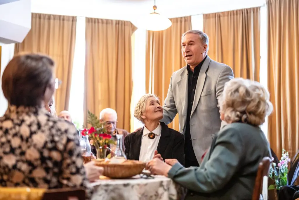 How to Give a Great Retirement Speech: 8 Ideas and Tips